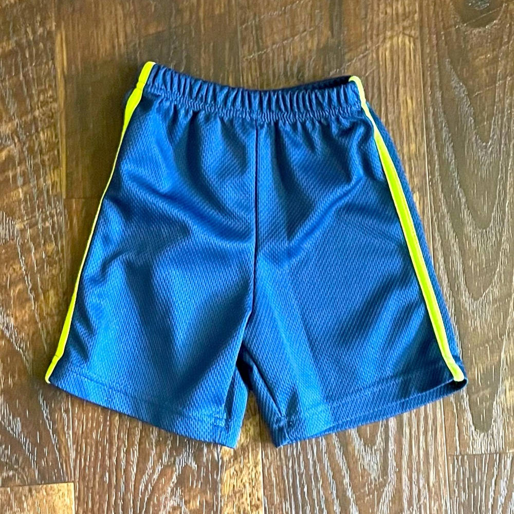 💥2T Boy Shorts💥